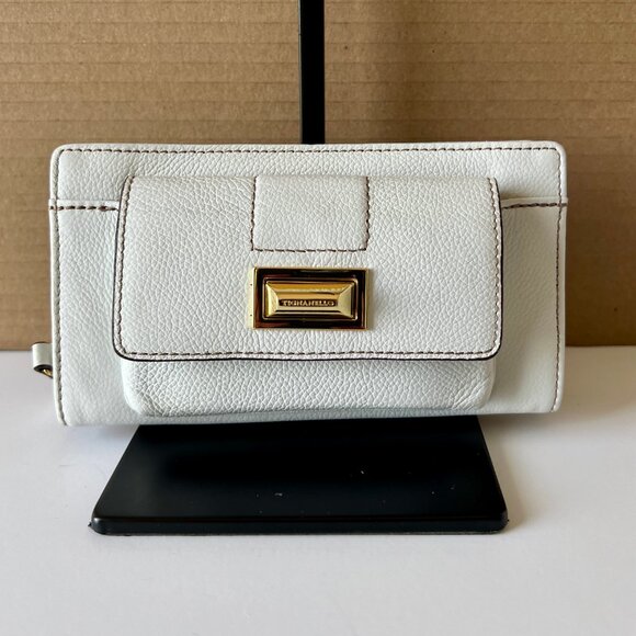 Tignanello Perfect Pockets Organizer Leather Crossbody, Cream, Detachable Strap - Picture 2 of 15